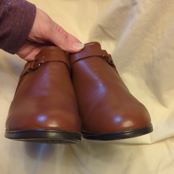 Womens Clarks Elegant Brown Heeled Shoes Size 9.5 - Picture 8 of 11